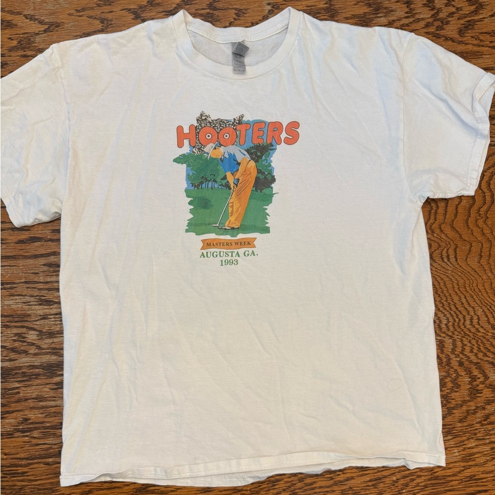 Hooters Masters Week Graphic Tee XL